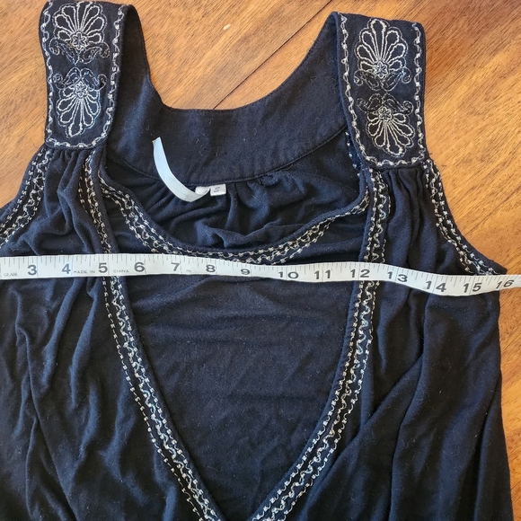 Unit Black Embroidered Faux Wrap Top Size S - Picture 5 of 6